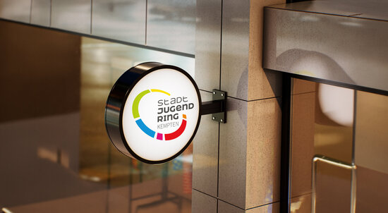 SJR Mockup Schild Außenfassade
