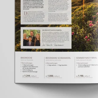 Ausschnitt aus Sommerjournal mit Alpenrosenlandschaft, Grußwort der Gastgeberfamilie und Urlaubsangeboten für Bike- und Genusswochen